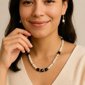 Elegant Black and White Pearl Necklace and Earring Set